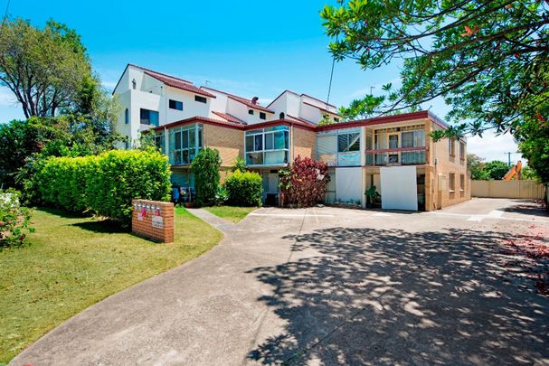 One Bedroom Apartment on Chevron Island - Photo 1