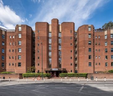 3 bedroom penthouse to rent - Photo 2