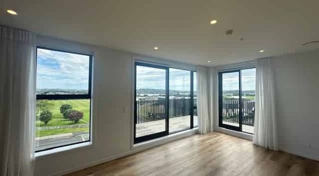 Top Level Apartment - Photo 1