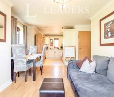 2 bedroom apartment to rent Royal Earlswood Park, Redhill, RH1 - Photo 1