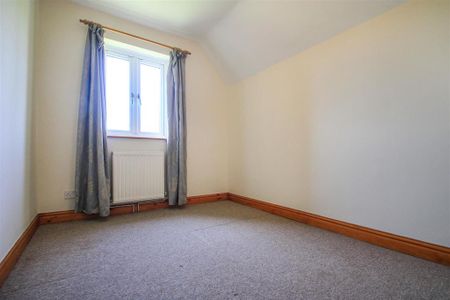 3 bedroom detached house to rent - Photo 5