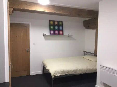 One Bedroom Flat - Photo 3