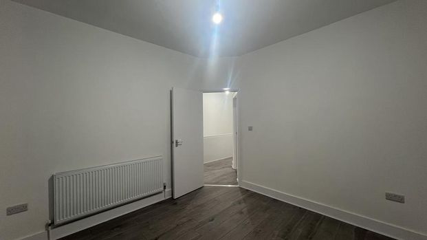 3 bedroom flat to rent - Photo 1