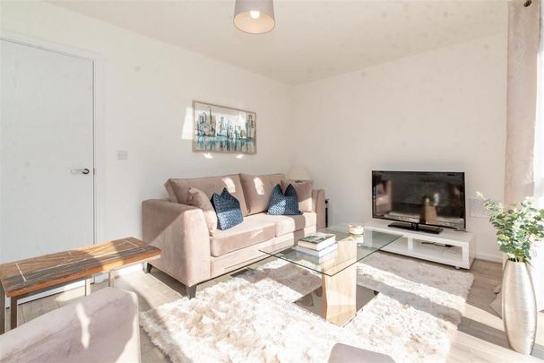 3 bedroom semi-detached house to rent - Photo 1