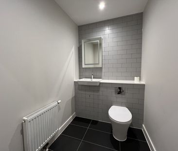 6 Murray Green, Woking - 3 bedrooms Property for lettings - Seymours - Photo 6