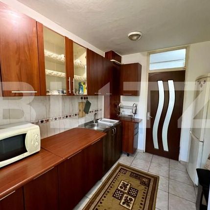 Apartament semidecomandat, 3 camere, in Brazda zona Simplon - Photo 1