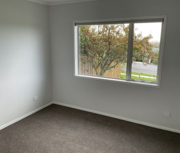 JUST LIKE NEW! - Photo 3