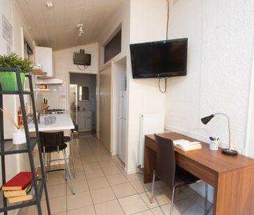 SELF-SUSTAINED STUDIO APARTMENT. - Photo 1