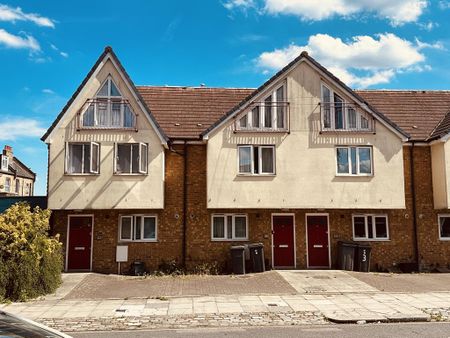 1 bedroom in a house share to rent - Photo 5