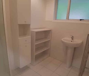 St HELIERS Hampton Drive spacious 2 bedroom townhouse north facing - Photo 3