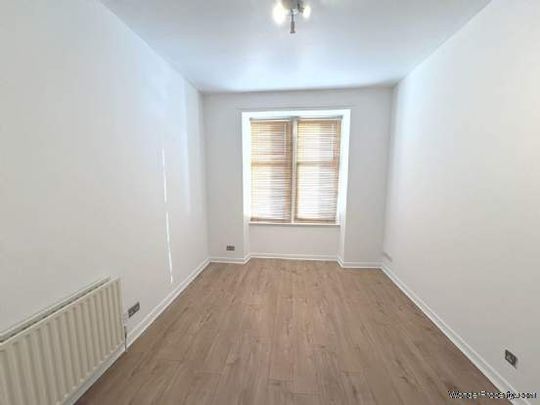 2 bedroom property to rent in Renfrew - Photo 1