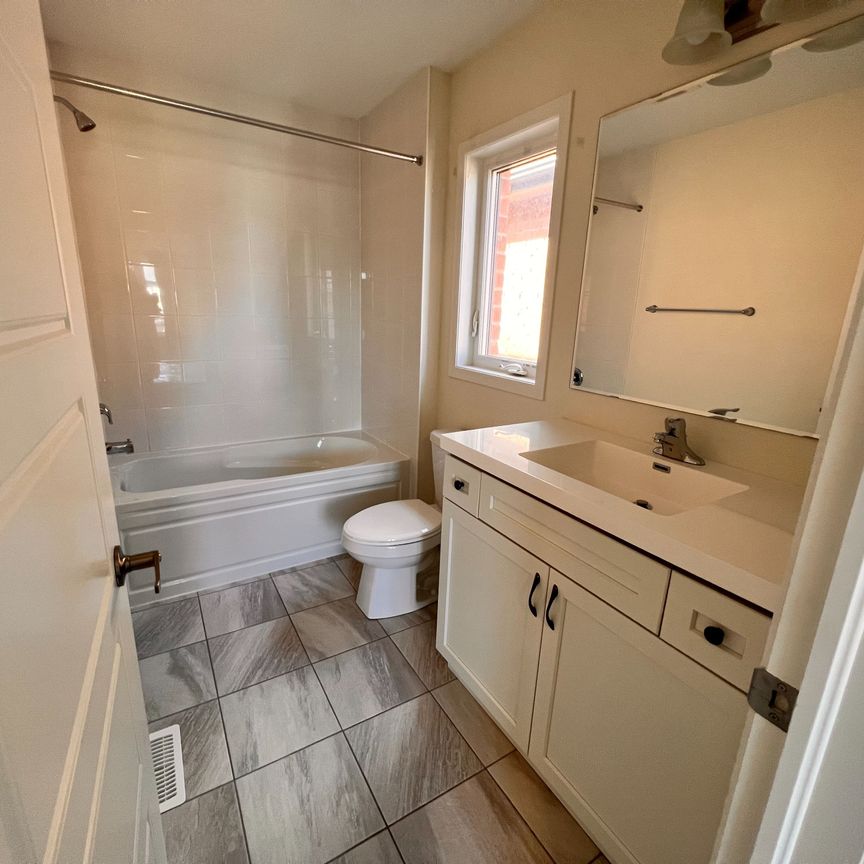 For Lease - 18 Divers Road Unit# Suite 1, Brampton, Ontario - Photo 1