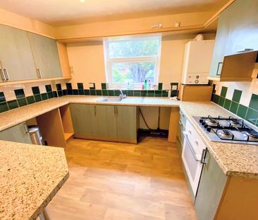 2 bedroom flat to rent - Photo 2