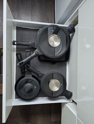 Ultra Modern - Fully Furnished unit - Photo 1