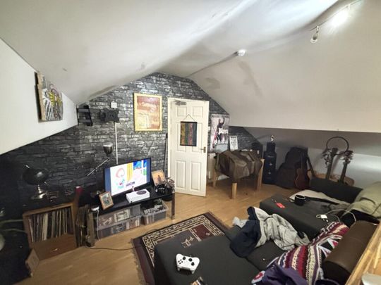 Flat 3, 68 Victoria Road, Leeds, LS6 1DL - Photo 1