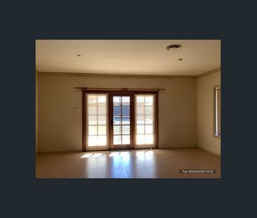 MODERN - CENTRAL LOCATION - Photo 5