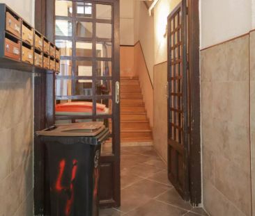 Rooms for rent in 5-bedroom apartment in Malasaña - Foto 3