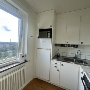 Farsta - 1rok - tillsv - 11.500kr/mån - Photo 2