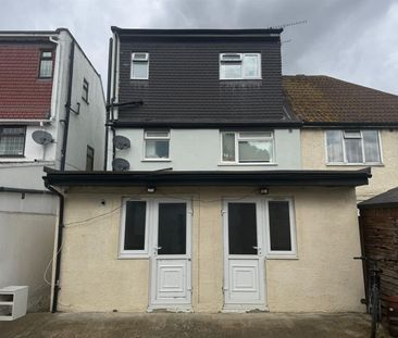 Stuart Crescent, Hayes UB3, London - Photo 3