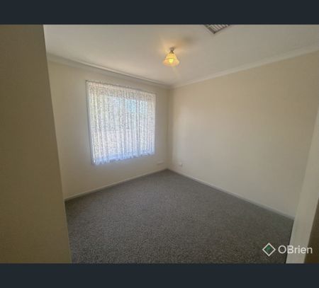 12 Hamilton Place, West Wodonga, Vic 3690 - Photo 4