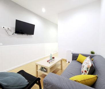 Nice room in Madrid - Photo 1