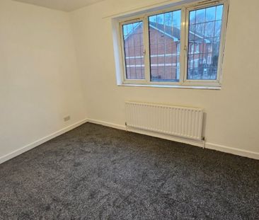 3 bed Semi-Detached - To Let - Photo 4