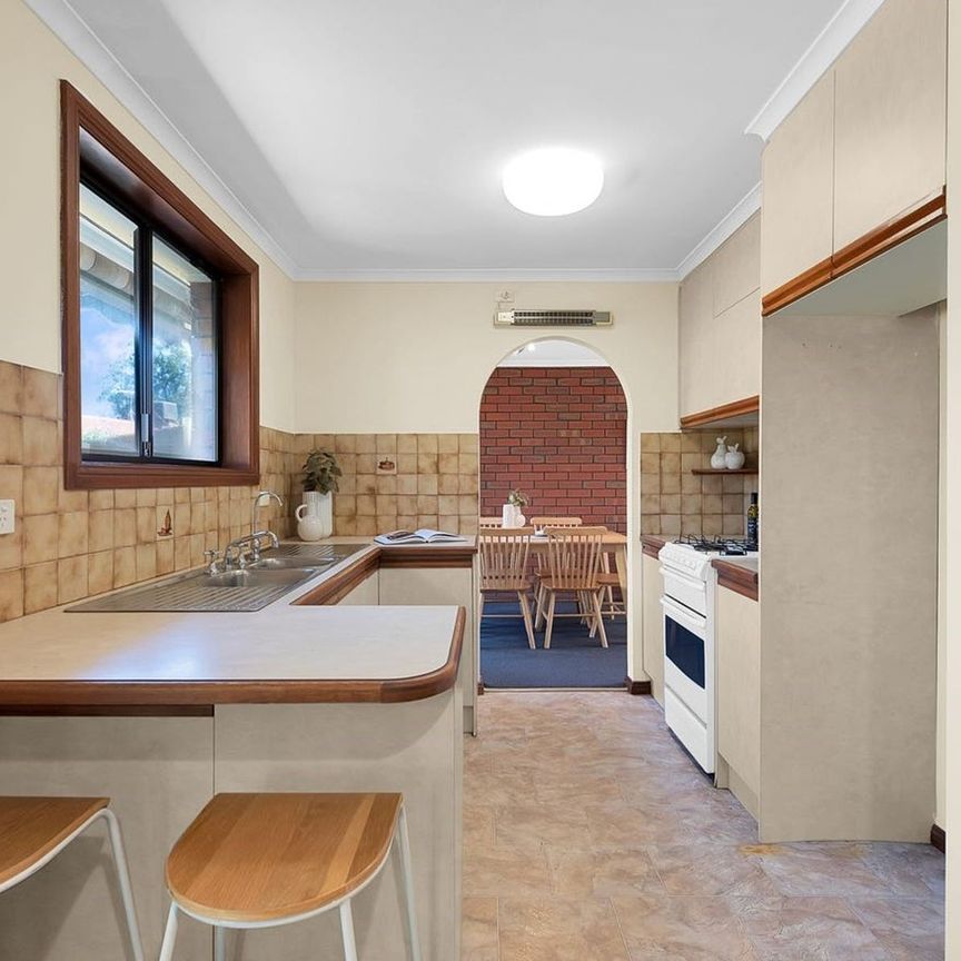 Simple, low maintenance living - Photo 1