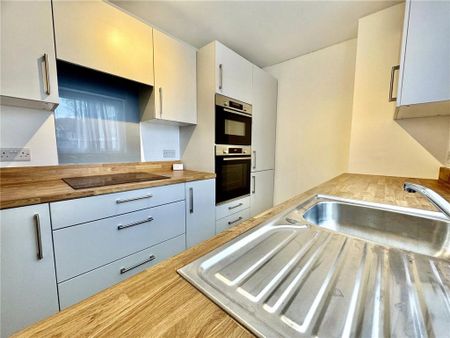 2 bedroom apartment to rent - Photo 4