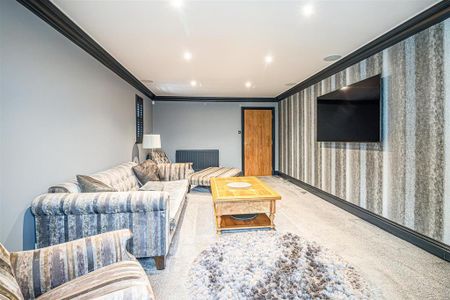 3 bedroom apartment to rent - Photo 4