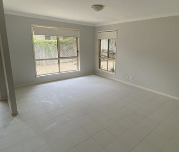 15 Dossie St, Riverview, Qld 4303 - Photo 1