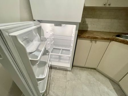 For Lease - 77 Greylawn Crescent, Toronto, Ontario - Photo 2