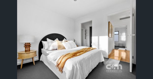 Contemporary 3-Bedroom Townhouse - Photo 1