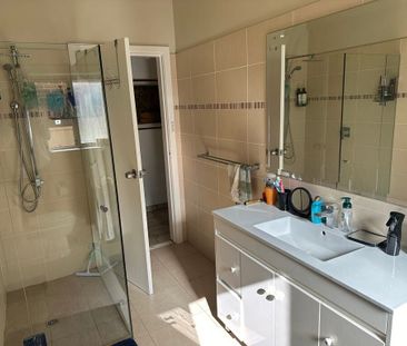 Kingsgrove - Photo 3