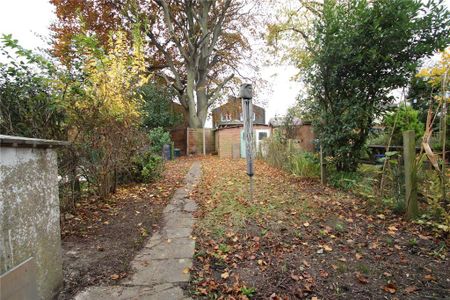 2 bedroom maisonette to rent - Photo 2