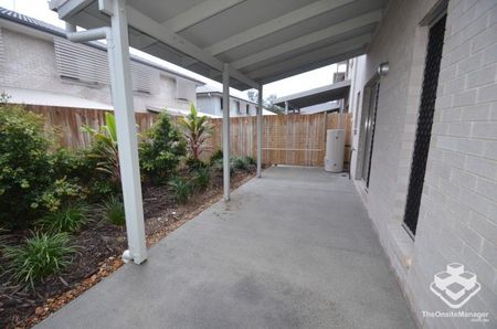 (Break Lease) VERY NEW 3 BED TOWNHOUSE FOR RENT - Photo 2