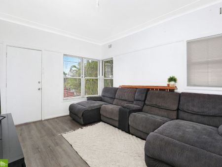 Renovated Two Bedroom Home - Photo 4