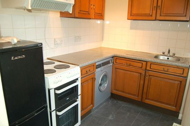 1 bedroom ground floor flat to rent - Photo 1