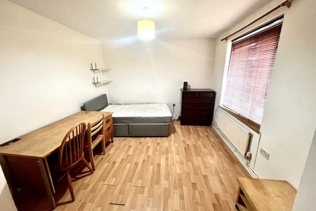 Wycliffe Road - Photo 5