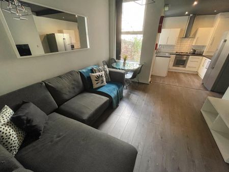 5 bedroom terraced house to rent - Photo 2