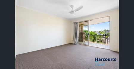 Top Floor Living in Great Clayfield Location - Photo 2