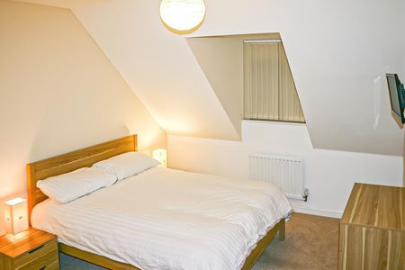 1 bedroom House To Let Total Size: 1777 SQ FT - Photo 2