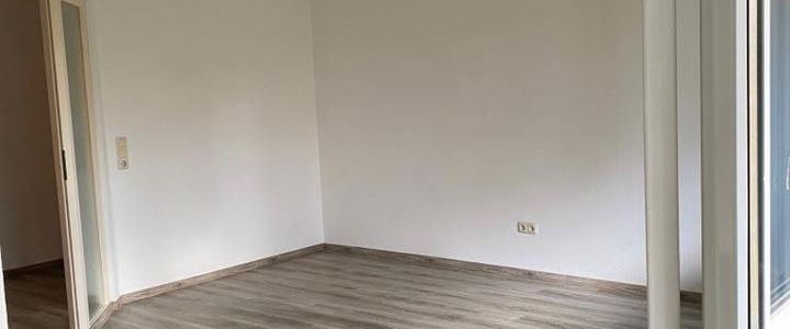 Einziehen und wohlfühlen! 2-Zimmer-Wohnung, Renoviert und Einzugsbereit zum 15.10.2025 - Photo 1