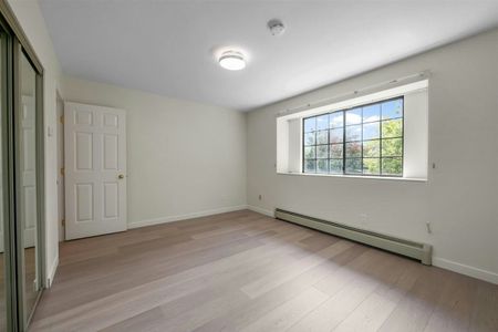 2855 West 37th Avenue apartment — Vancouver, BC (7-Bedroom) - 7 Bedroom - Photo 4
