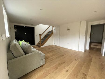 4 bedroom detached house to rent - Photo 2