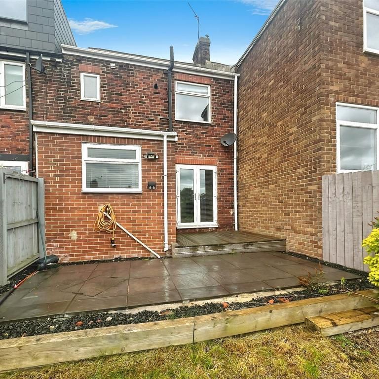 2 bedroom terraced house to rent - Photo 1