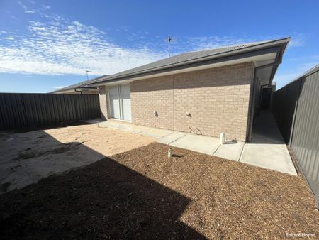 4 Desiree Street, Munno Para West, SA 5115 - Photo 3