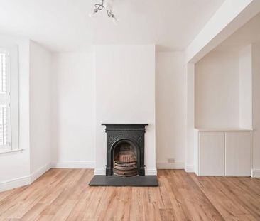 4 bedroom terraced house to rent - Photo 3