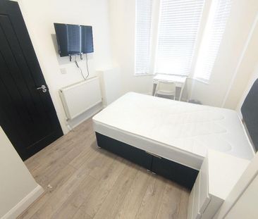 1 bedroom in a house share to rent - Photo 6