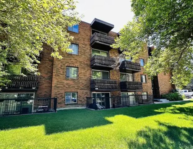 *FULL RENO*2 Bedroom in trendy Mount Royal | 1730 12 Street Southwest, Calgary - Photo 1