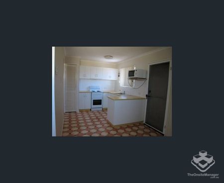 Spacious Family Home with Dual Living Potential in a Prime Mackay Location - Photo 2